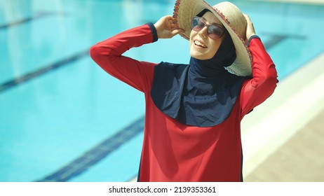 400 Woman hijab swimsuit Images, Stock Photos & Vectors | Shutterstock