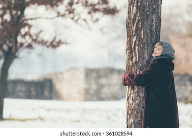 94,208 Woman hugging tree Images, Stock Photos & Vectors | Shutterstock