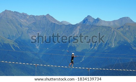 Foto Bild Bergtour See Mann gelb