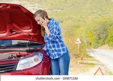 4,211 Broke down car Images, Stock Photos & Vectors | Shutterstock