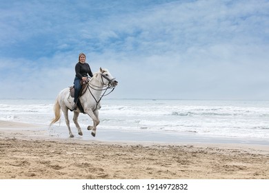 53,699 Woman white horse Images, Stock Photos & Vectors | Shutterstock