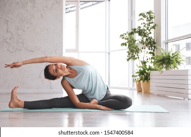 277 Parivrtta Janu Sirsasana Images, Stock Photos & Vectors | Shutterstock