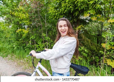 12,809 Teenage girl cycling Images, Stock Photos & Vectors | Shutterstock