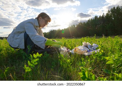 18 Voluntary greenpeace Images, Stock Photos & Vectors | Shutterstock