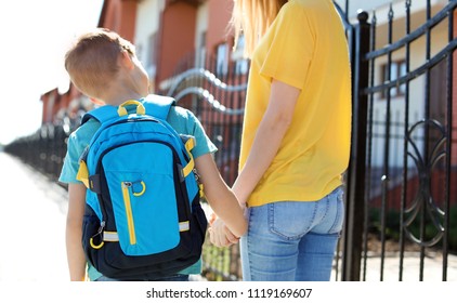 3,366 Parents taking child to school Stock Photos, Images & Photography ...