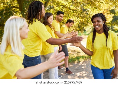 Clapping women teamwork Images, Stock Photos & Vectors | Shutterstock