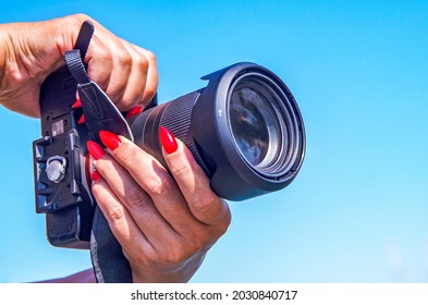 909 Hand grabbing camera Images, Stock Photos & Vectors | Shutterstock