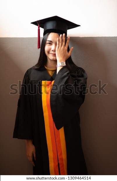 black dresses for graduation ceremony