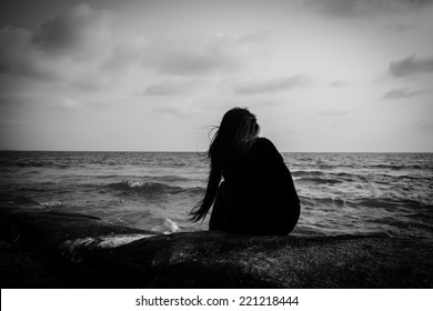 16,701 Sad woman on beach Images, Stock Photos & Vectors | Shutterstock