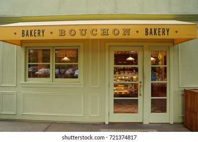 YOUNTVILLE, CALIFORNIA - SEPTEMBER 20, 2017: The Bouchon Bakery In Yountville, Napa Valley. French-style Bakery From Chef Thomas Keller Offering Pastries Plus Sandwiches, Coffee And Courtyard