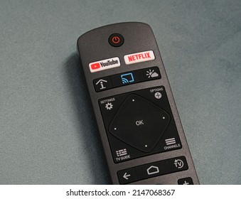 Youtube Netflix Buttons On Remote Control Foto stock 2147068367