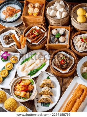 yumcha, dim sum in bamboo steamer（Black bean steamed pork ribs,bun, prawn dumpling,etc  ）, chinese cuisine，top view