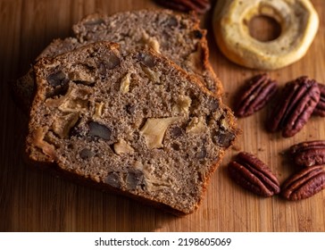 Yummy Delicious Apple Pecan Bread