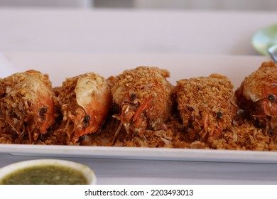 Yummy And Delicious Side View Of Garlic Fried Shrimp Or Stir Fried Shrimp With Garlic, Thai Food, Thai Cuisine. 