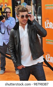 Zac Efron At The World Premiere Of His New Animated Movie 