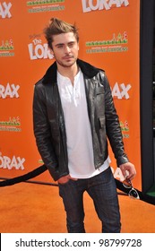 Zac Efron At The World Premiere Of His New Animated Movie 