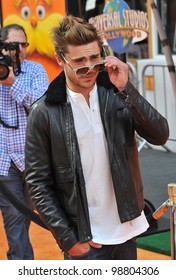 Zac Efron At The World Premiere Of His New Animated Movie 