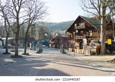 Zakopane, Poland - April 10, 2020: A Depopulated Street Called Krupówki During The Covid-19 Pandemic In The City Of Zakopane.

