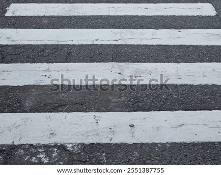 Zebra crossline pattern for pedestrian