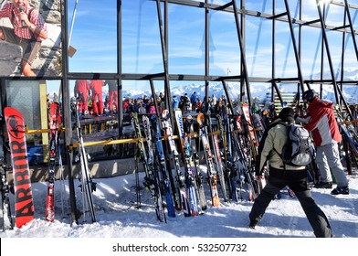 ZELL AM SEE, AUSTRIA - MARCH 6, 2012: Apres Ski, Skiers Enjoying A Party After A Day Of Skiing In Zell Am See Ski Resort In Austria