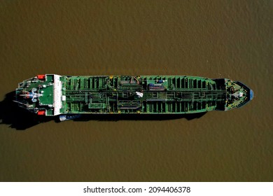 Zenithal View Of Vessel At Paraná River Negar Rosario City, Argentina