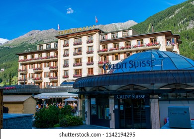 Zermatt / Switzerland - Aug 2015: The Luxury Old Grand Hotel Zermatterhof In Downtown. Best Place For Active Life, Vacation, Trekking, Hiking And Climbing In Europe.