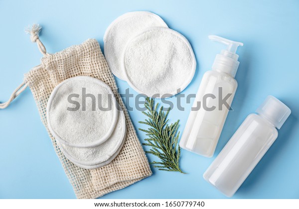 Zero\
waste, sustainable bathroom and lifestyle. Cotton make-up removal\
pads, homemade DIY cosmetics in reusable\
bottles.