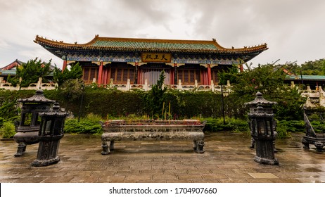 Zhangjiajie, Hunan, China - Agust 30, 2018 - Tianmenshan Temple On The Top Of Tianmen Mountain 