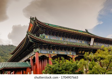 Zhangjiajie, Hunan, China - Agust 30, 2018 - Tianmenshan Temple On The Top Of Tianmen Mountain 