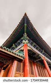 Zhangjiajie, Hunan, China - Agust 30, 2018 - Tianmenshan Temple On The Top Of Tianmen Mountain 