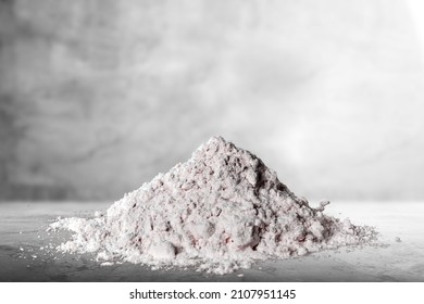 Zinc Powder, White Colored Powder, Used In The Pharmaceutical Industry