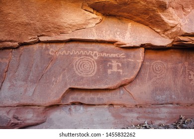 Zion Petroglyphs Rock Art 01