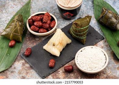 Zongzi is a traditional Chinese snack（Translation:blessing）