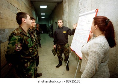 ZUNOVNICA,  BOSNIA, 12 DECEMBER 1997 - Former United States Military Officers, Under Contract From L-3 MPRI,  Train Bosnian And Croatian  Soldiers At A Joint Operations Center In Bosnia.