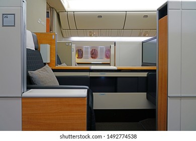 Bilder Stockfotos Und Vektorgrafiken Boeing 777 Interior