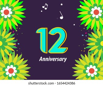 12 años de aniversario. Tarjeta de saludo decorativa floral para celebración