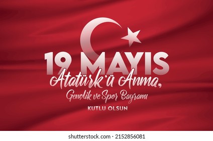 El texto "Feliz 19 de mayo conmemoración de Atatürk, Día de la Juventud y el Deporte" sobre la bandera roja turca ondeando en forma horizontal