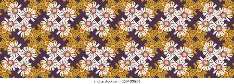 1970s Retro Daisy Wildflower Motif Banner Background. Naive Margerite Flower Seamless Pattern. White on Brown Border.  Hand Drawn Textile. Bold Summer Bloom Vintage  Ribbon Trim Edge. Vector EPS 10