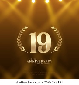 Celebración del 19 aniversario, diseño 3D de Vector con oro lujoso y brillante. Fondo de Vector de Premium para saludo y celebración.