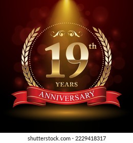 19° Aniversario. Diseño del logo del aniversario con corona Laurel y cinta roja para la celebración del evento, boda, invitación, tarjeta de saludo. Ilustración del vector