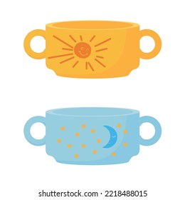2 tazas para niños, amarillas y azules, con dos asas aisladas en fondo blanco. Ilustrado con sol y luna creciente y estrellas.