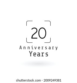 Modelo vectorial de logotipo de 20 años Ilustración Color blanco