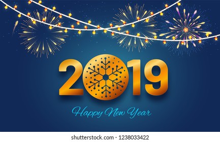 Texto del 2019 sobre brillante fondo azul decorado con fuegos artificiales y guirnaldas para la celebración de Feliz Año Nuevo.