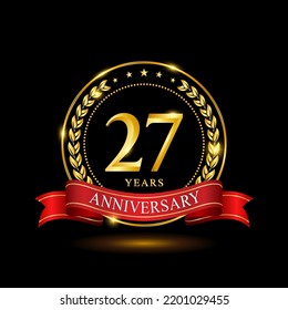Diseño de plantilla de 27 años de aniversario, con anillo brillante y cinta roja, corona laurel aislada en fondo negro, vector logo