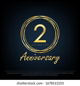 emblema de la celebración del 2do aniversario. logo de elegante aniversario dorado aislado con anillos en fondo negro, diseño de plantilla de ilustración vectorial para web, volantes, tarjeta de saludo y tarjeta de invitación