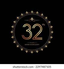 Logo del 32º aniversario con número de oro para la celebración del evento, invitación, boda, tarjeta de saludo, banner, afiche, volante. Diseño vectorial de ornamentos