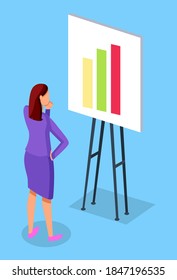 3D isometrische Vektorgrafik. Büroangestellte denken, Blick auf Board mit wachsender Grafik. Umdachte Geschäftsfrau mit violettem Büroanzug Analyse von Statistik, Strategie, Analyse