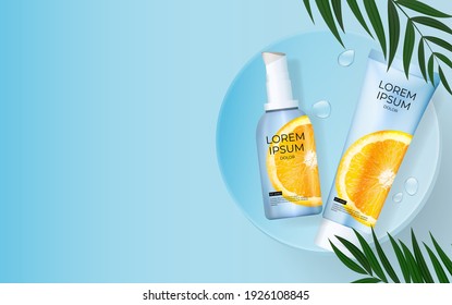 3 D Vitamina C Realista Cristal Botella de Crema Fondo con hojas de palma, podio y naranja. Plantilla de diseño de productos cosméticos de moda. EPS10 de ilustración vectorial