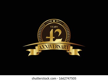 Plantilla del logo del 42 aniversario, celebración del cumpleaños del diseño vectorial, emblema del aniversario de oro con cinta. Diseño de un folleto, folleto, revista, folleto, póster, web, invitación o saludo