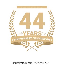 Icono vectorial de 44 años, logotipo. Elemento de diseño gráfico con número y composición de texto para 44 años
